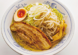 厚切りチャーシュー白醤油ラーメン
