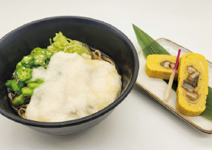 オクラととろろのネバネバ冷やしそば/うどんと鰻巻き