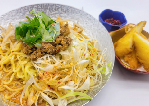 冷やし豆乳タンタンメンとイカフライ